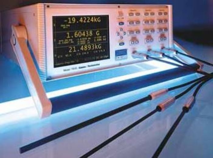 Gauss / Tesla meter 7030 serie